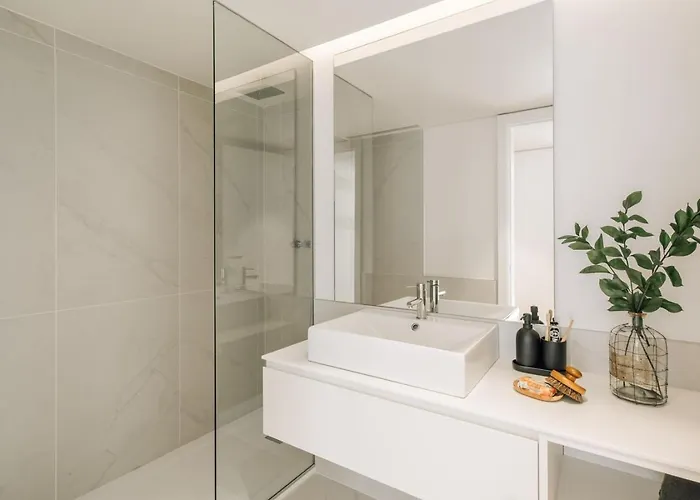 Melides - 2 Bedrooms And Pool In Avenidas Novas * ליסבון