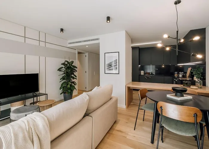 Melides - 2 Bedrooms And Pool In Avenidas Novas * ליסבון