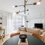 Melides - 2 Bedrooms And Pool In Avenidas Novas Lisboa